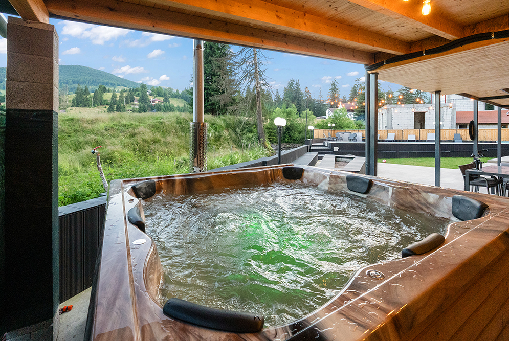 jacuzziTransylvania-House-pensiune-arieseni-1